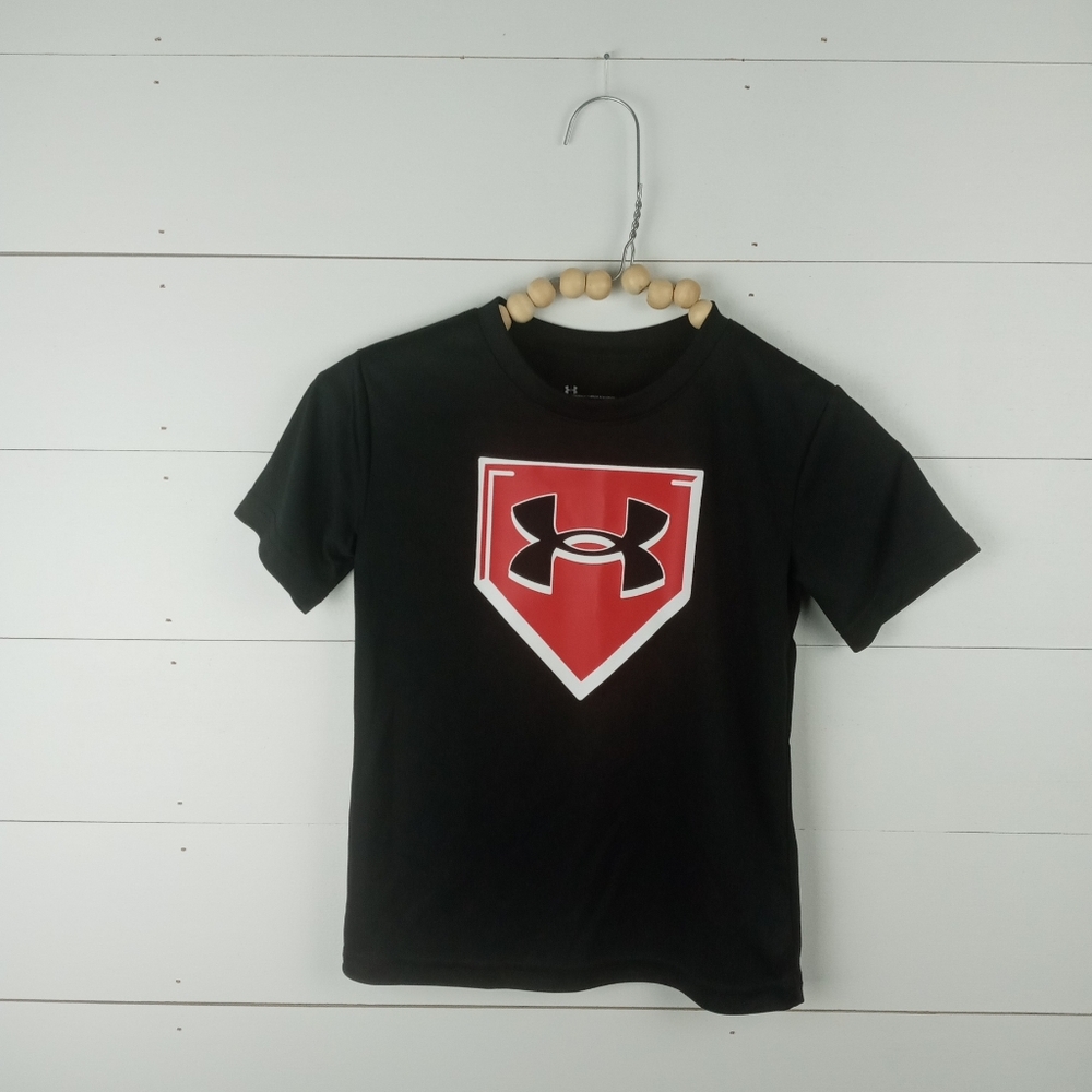 Under Armour boys size 5 black red white baseball design top crewneck